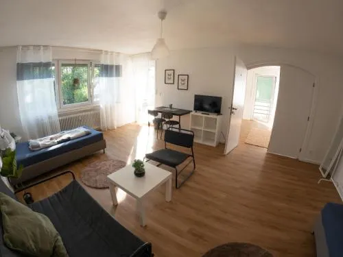 Moderne Zimmer in Steinhagen mit Balkon in Steinhagen, Deutschland