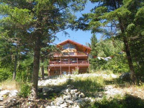 . Pemberton Tree Lodge