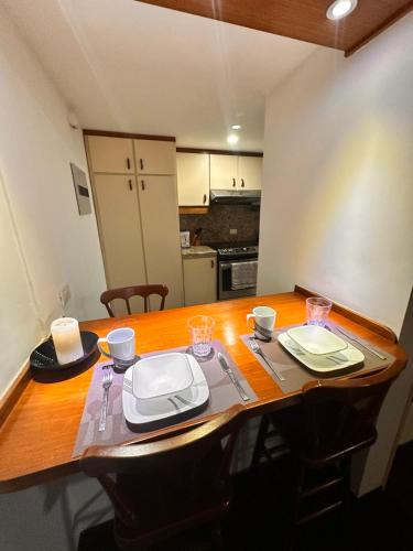 Kitchen, Suite Ejecutiva full equipo en Los Palos Grandes in Santa Eduvigis