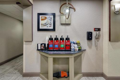 Best Western Waldo Inn & Suites - image 2