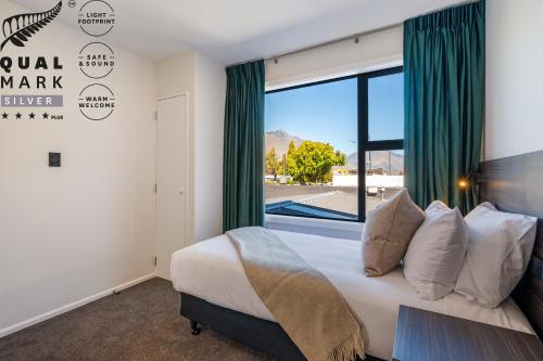 Luxe Suites & Apartments – Queenstown, CA