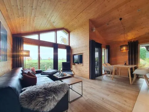Schwarzes Holzferienhaus mit Sauna -- FELDRAIN -- an der Ostsee, Zierow bei Wismar, 4-6 Personen in Zierow, Deutschland