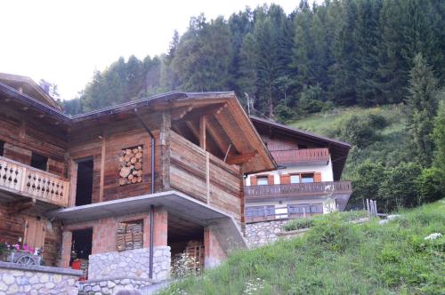 A szálláshely kívülről, Albergo Diffuso Costauta in San Pietro Cadore