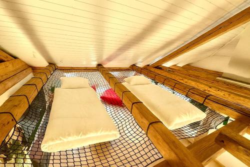 Aussergewöhnliche Loft Wohnung mit Hängenetzen und Schaukeln (Aussergewohnliche Loft Wohnung mit Hangenetzen und Schaukeln) in Frauenfeld