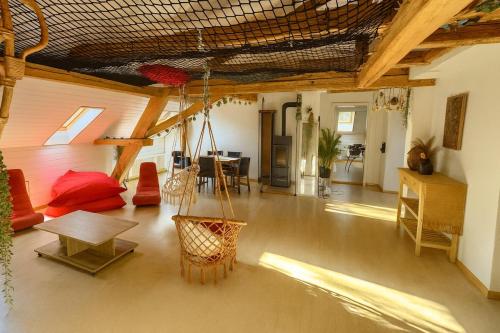Aussergewöhnliche Loft Wohnung mit Hängenetzen und Schaukeln (Aussergewohnliche Loft Wohnung mit Hangenetzen und Schaukeln) in Frauenfeld