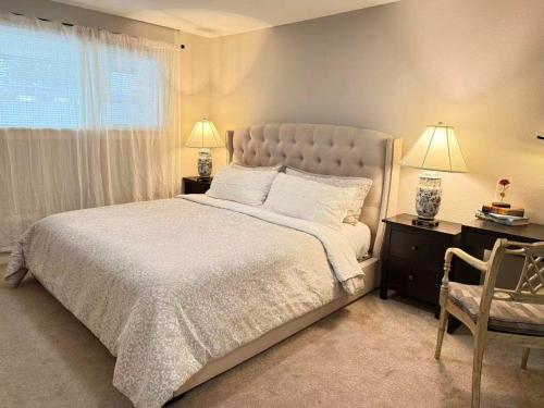 Pet Friendly Bellevue Condo with Stunning City Views – khách sạn tại Wilburton