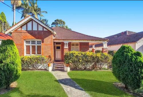 Burwood Family Guest Home near Angelo's on the Bay