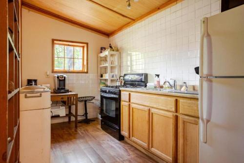 Two-Person Retreat on Horse Farm in Lee, New Hampshire in Lee (NH)