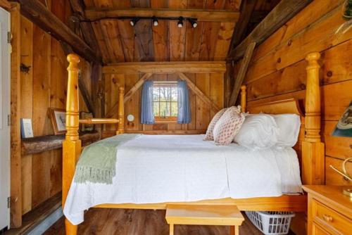 Two-Person Retreat on Horse Farm in Lee, New Hampshire in Lee (NH)