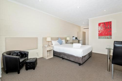 1 queen bed