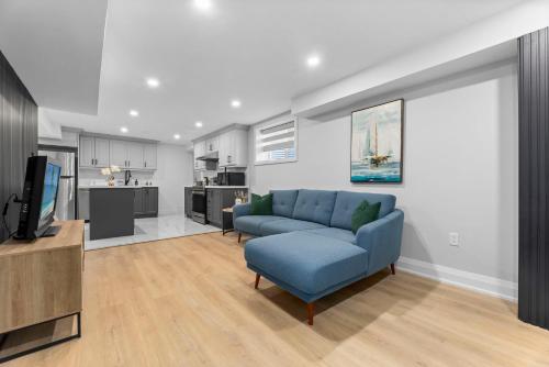 Urban Haven: 2BR/2BA+Office, Kitchen, Dining in Bowmanville