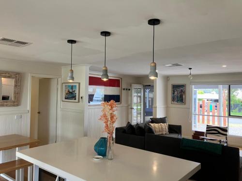 Bundalong River Retreat & Poolside Bliss in บุนดาลอง