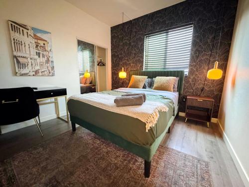 room detail thumbnail 0