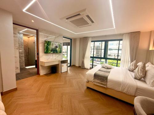 Bed by Tha-Pra Hotel - Tap to explore photos