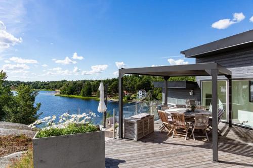 Viesnīcas āriene, Archipelago Villa With Private Padel court & dock in Ingaro
