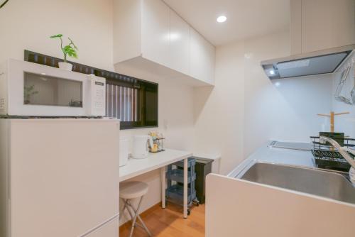 Kitchen, 延羽の雪桜 in Osaka city East