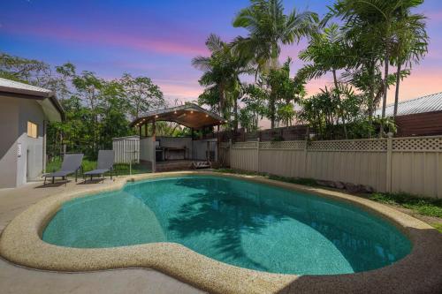 Seednest 7 bedroom beach house Pool &Game Room – khách sạn tại Bãi biển Kewarra