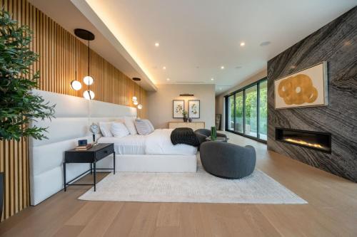 Royal Oaks Ultra-Luxury Resort in Encino