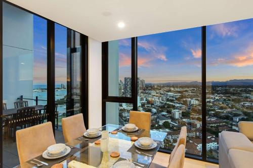 2 bedrooms, 4 beds