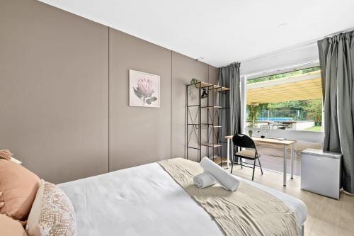 Bright and Cozy Queen Room - Serene Spot at Pymble - Shared Bathroom in Upper North Shore