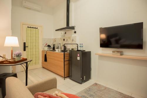 Comfort Loft Style Studio at Central District 3A! in Medan Maimun