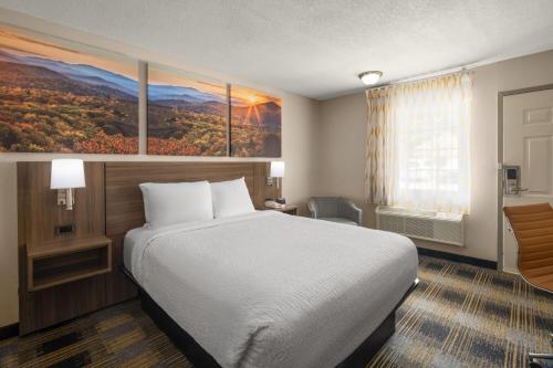 Days Inn by Wyndham Canton - image 6