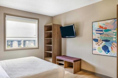 Days Inn & Suites by Wyndham West Edmonton - image 2