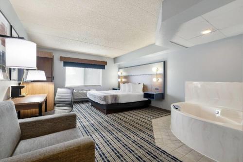 AmericInn by Wyndham Chamberlain - Conference Center in Chamberlain (SD)
