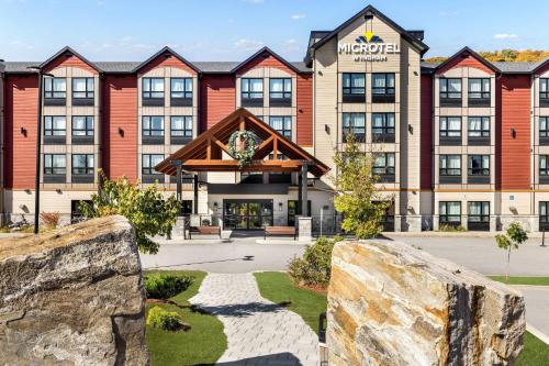Microtel Inn & Suites by Wyndham Mont Tremblant, Mont-Tremblant