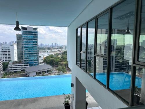 White Haven Retreat Big TV FREE Carpark Near1U Mrt Kuala Lumpur