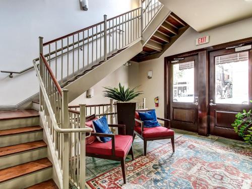 Broughton Corner Loft - image 12