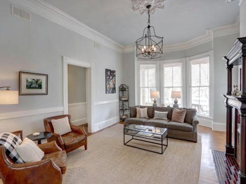Parlor On Park - image 10