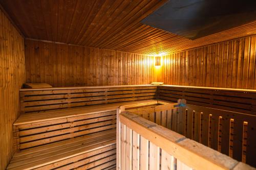 Romania in Κάροβυ Βαρύ