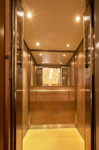 Romania in Κάροβυ Βαρύ