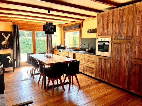 Cozy Apartment Chalet Atmosphere - Location saisonnière - Megève