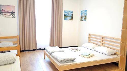 Downtown Belgrade Hostel and Apartments – Belgrade, NY