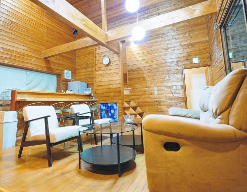 Rock Villa Karuizawa - Mountain View Forest Retreat Built on Rock