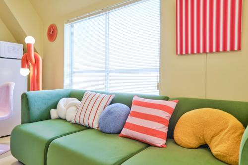 room detail thumbnail 1