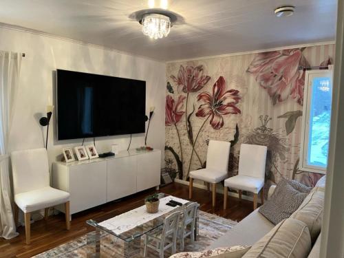 Wonderful townhouse 214 m2 close to outdoor areas in Pukinmäki