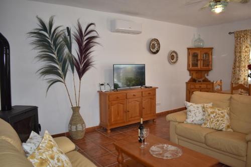 Finca Aguaillo - 20 min walk to Competa