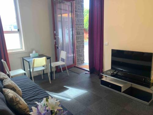 Chadstone Holiday W6 Villa in Oakleigh