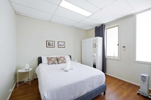 Chadstone Holiday W2 Villa in Oakleigh