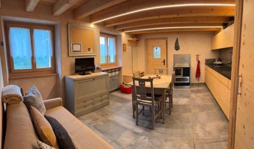 Agriturismo Mondolegro - Chiesa in Valmalenco in Torre di Santa Maria