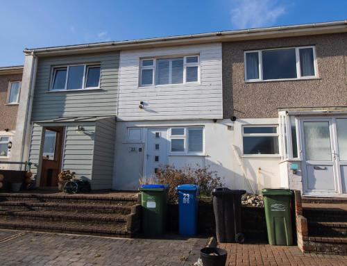 Serenity "your calm seafront retreat" By Air Premier in Seaforde
