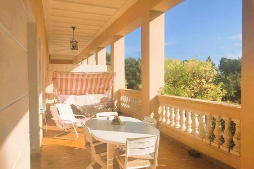 Peaceful stay with pool and stunning views in Hyeres Városközpont