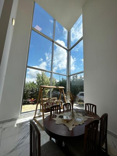 Khalil's Heaven Villa in عاليه