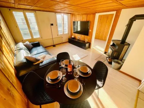 -TheUrbanist- Cozy Free Parking Fast WiFi in Unterseen, Schweiz