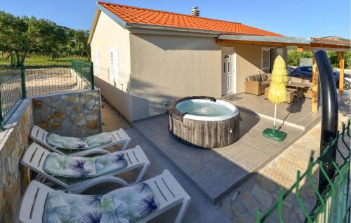 Viesnīcas āriene, 2 Bedroom Lovely Home In Lisane Ostrovicke in Donji Lepuri