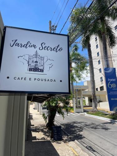 . Café e Pousada Jardim Secreto