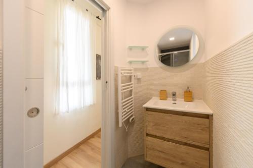 Apartamento con 2 dormitorios, 2 baños y sofá cama ideal para familias en Madrid Temporal CAR1012 (Apartamento con 2 dormitorios, 2 banos y sofa cama ideal para familias en Madrid Temporal CAR1012) in Lista